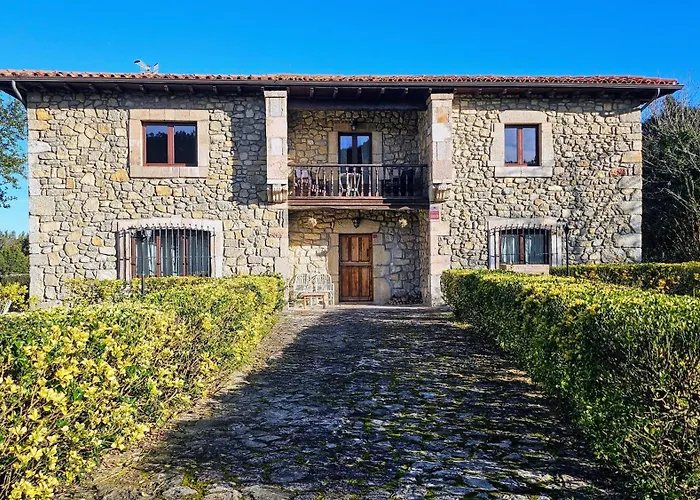 Casa De Aldea La Piniella